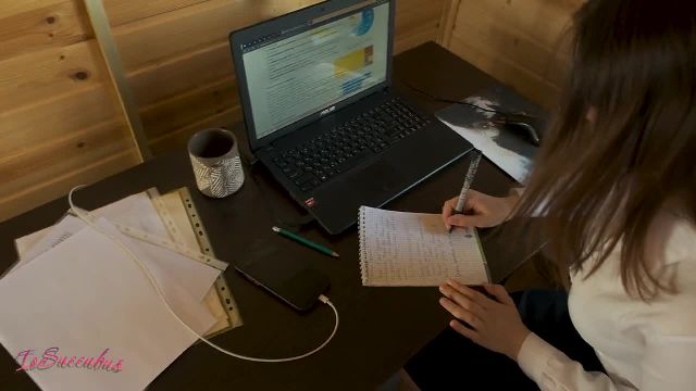 Он хорошо трахнул меня во время работы - POV - 1