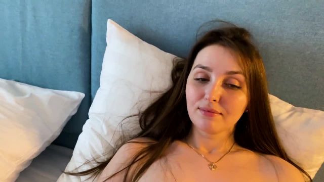 -Пасынок, я раздвигаю для тебя ноги в последний раз. -Спасибо, Мачеха! - 3