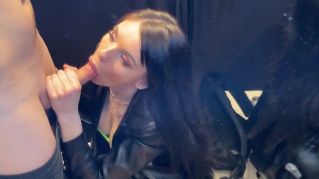 Горячий секс с распутной сучкой в ​​примерочной - 4